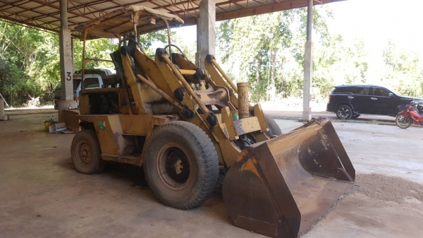 ขาย รถตัก TCM SD23 เกียร์ทอค รถจอดไว้ไม่ค่อยใช้งาน เครื่องมีไอหน่อย ราคาต่อรองได้ครับ