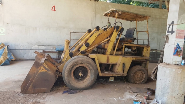 ขาย รถตัก TCM SD23 เกียร์ทอค รถจอดไว้ไม่ค่อยใช้งาน เครื่องมีไอหน่อย ราคาต่อรองได้ครับ