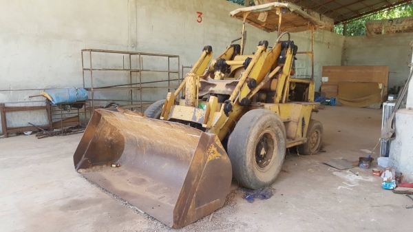 ขาย รถตัก TCM SD23 เกียร์ทอค รถจอดไว้ไม่ค่อยใช้งาน เครื่องมีไอหน่อย ราคาต่อรองได้ครับ