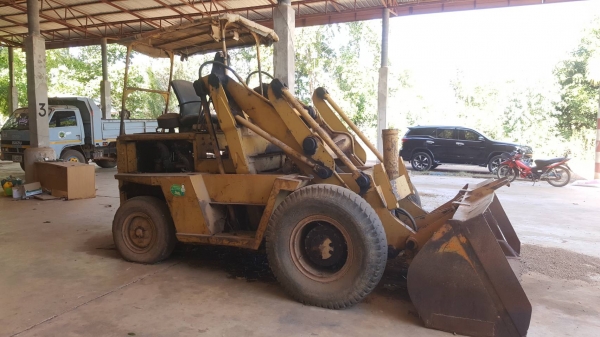 ขาย รถตัก TCM SD23 เกียร์ทอค รถจอดไว้ไม่ค่อยใช้งาน เครื่องมีไอหน่อย ราคาต่อรองได้ครับ