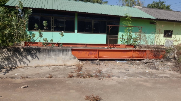 ขาย ตราชั่ง ขนาด 50 ตัน ยาว 8 เมตร กว้าง 3.40 เมตร พื้นปูน อุปกรณ์ครบ ราคาต่อรองได้