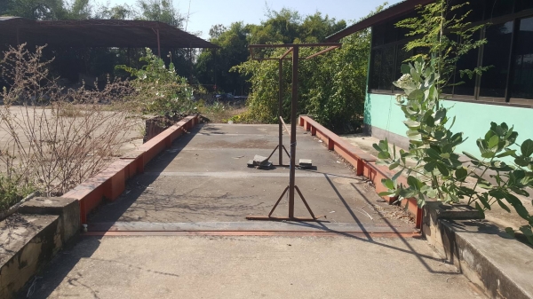 ขาย ตราชั่ง ขนาด 50 ตัน ยาว 8 เมตร กว้าง 3.40 เมตร พื้นปูน อุปกรณ์ครบ ราคาต่อรองได้