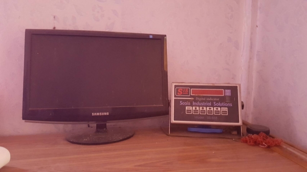 ขาย ตราชั่ง ขนาด 50 ตัน ยาว 8 เมตร กว้าง 3.40 เมตร พื้นปูน อุปกรณ์ครบ ราคาต่อรองได้