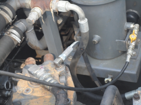 SUMITOMO SH215U-2 รถนอก นำเข้า พร้อมใช้ ราคาถูก 550,000 สนใจโทรด่วน 081-989-1989 หรั่งครับ