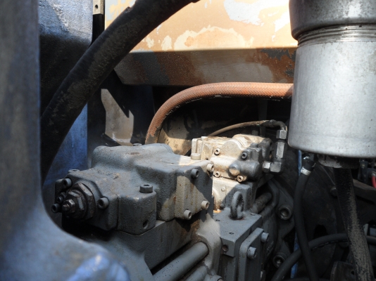 SUMITOMO SH215U-2 รถนอก นำเข้า พร้อมใช้ ราคาถูก 550,000 สนใจโทรด่วน 081-989-1989 หรั่งครับ