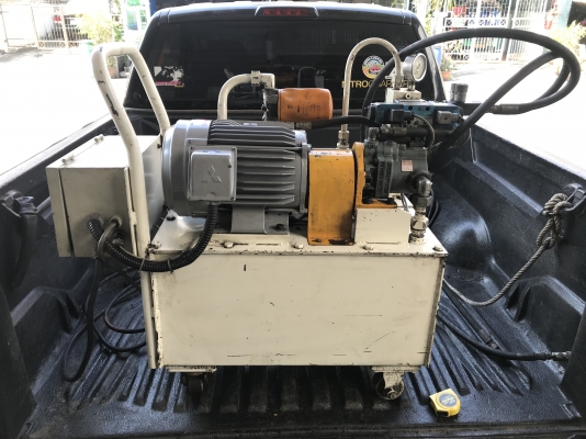 ขายชุดปั๊มน้ำมันไฮโดรลิค Nachi Japan มอเตอร์ Mitsubishi 5HP. 380V พร้อมชุดวาล์วคอนโทรล Vickers 24Vdc สภาพสวยใหม่มาก อุปกรณ์ครบ มีสวิทย์ปิด-เปิดในตัว พร้อมล้อเคลื่อนย้ายสะดวกครับ พร้อมใช้งาน