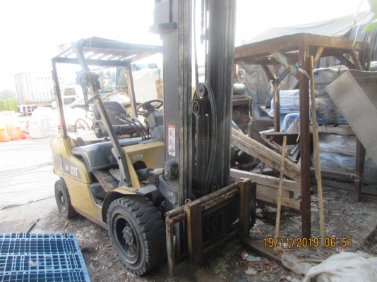 รถโฟลคลิฟท์ ยี่ห้อ CAT 30 รถโฟลคลิฟท์ ยี่ห้อ CAT 30