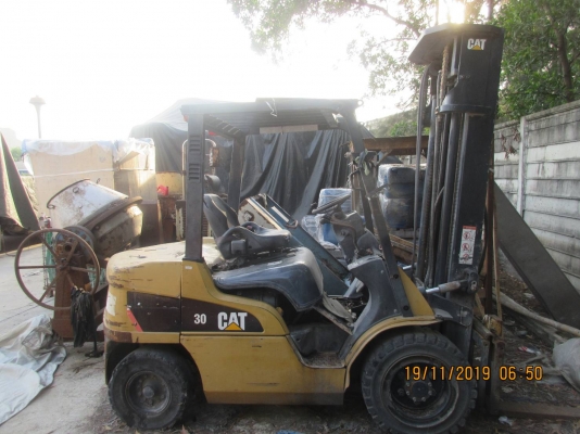 รถโฟลคลิฟท์ ยี่ห้อ CAT 30