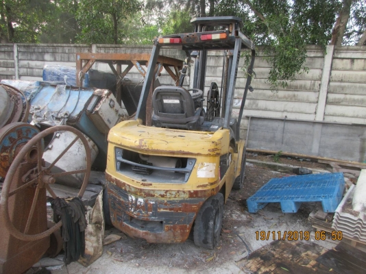 รถโฟลคลิฟท์ ยี่ห้อ CAT 30 รถโฟลคลิฟท์ ยี่ห้อ CAT 30