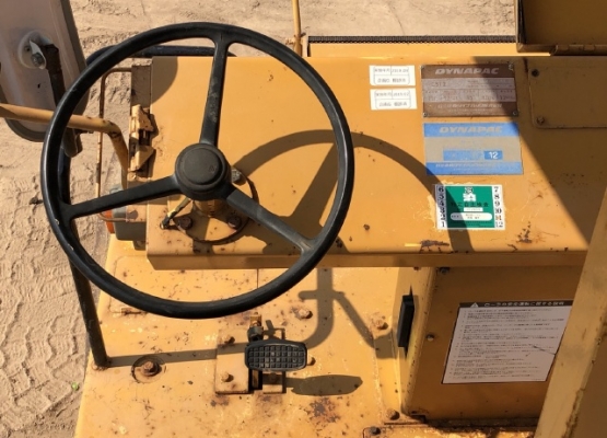 ขายรถบด 3 ล้อ DYNAPAC CS12 นำเข้าเองจากญี่ปุ่น สภาพสวยพร้อมใช้ มีVDOการทำงานครับ ขายรถบด 3 ล้อ DYNAPAC CS12 นำเข้าเองจากญี่ปุ่น สภาพสวยพร้อมใช้ มีVDOการทำงานครับ