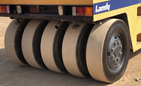 ขายรถบด 9 ล้อ HITACHI RT200 (3,XXX ชั่วโมง) นำเข้าเองจากญี่ปุ่น สภาพสวยพร้อมใช้ มีVDOการทำงานครับ ขายรถบด 9 ล้อ HITACHI RT200 (3,XXX ชั่วโมง) นำเข้าเองจากญี่ปุ่น สภาพสวยพร้อมใช้ มีVDOการทำงานครับ