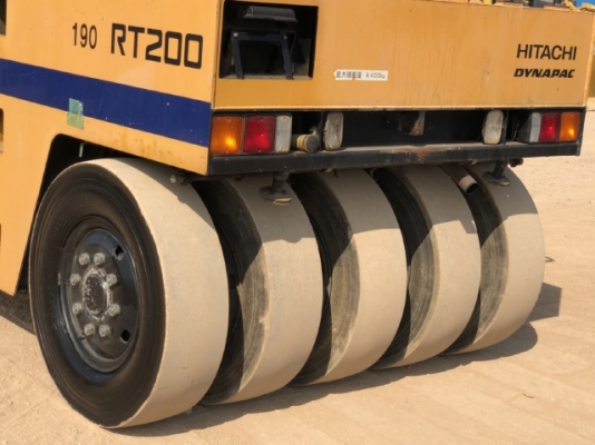 ขายรถบด 9 ล้อ HITACHI RT200 (3,XXX ชั่วโมง) นำเข้าเองจากญี่ปุ่น สภาพสวยพร้อมใช้ มีVDOการทำงานครับ ขายรถบด 9 ล้อ HITACHI RT200 (3,XXX ชั่วโมง) นำเข้าเองจากญี่ปุ่น สภาพสวยพร้อมใช้ มีVDOการทำงานครับ