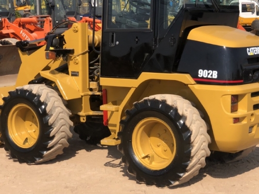 ขายรถตักล้อยาง CAT 902B (เทียบเท่า WA40) นำเข้าเองจากญี่ปุ่น สภาพสวยพร้อมใช้ มีVDOการทำงานครับ