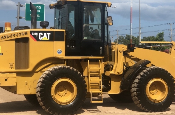ขายรถตักล้อยาง CAT 924H แขนยาวพิเศษ นำเข้าเองจากญี่ปุ่น สภาพสวยพร้อมใช้ มีVDOการทำงานครับ