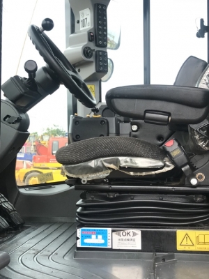 ขายรถตักล้อยาง CAT 950K ปี 2014 นำเข้าเองจากญี่ปุ่น สภาพพร้อมใช้ มีVDOการทำงานครับ