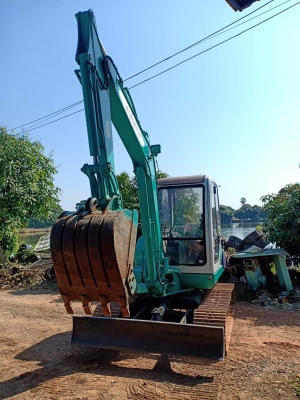 ขาย..KOMATSU PC40-7. เก่านอกแท้  สภาพสวย  เครื่องปั๊มแห้ง...พร้อมใช้  โทร  089-3818694  จ๊อย