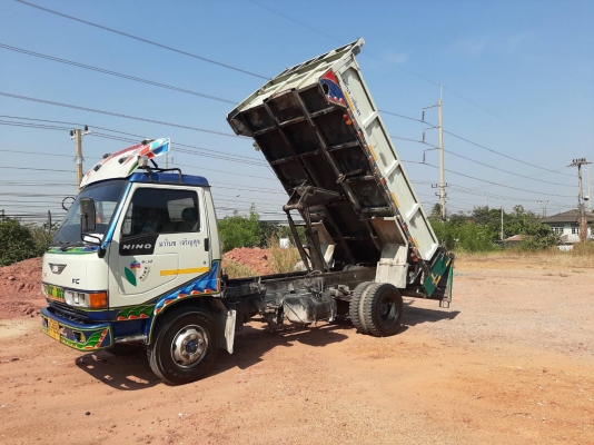 ขายครับ Hino FC ซุปเปอเสี่ย เครื่อง 165 แรง คัชชีสวยช่วงล่วงใหญ่ ขายตามสภาพ 280,0000 สนใจ089-5367218 ขายครับ Hino FC ซุปเปอเสี่ย เครื่อง 165 แรง คัชชีสวยช่วงล่วงใหญ่ ขายตามสภาพ 280,0000 สนใจ089-5367218