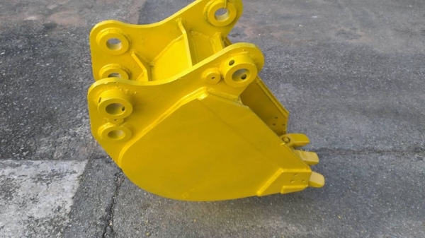 บุ้งกี๋ ขุดร่อง PC60 มือ2จากญี่ปุ่น ของแท้!!! สภาพเดิมๆใช้น้อย ทำสีใหม่ สวยดี งามมากๆ