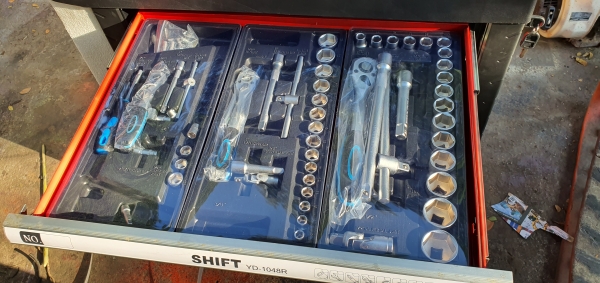 ตู้พร้อมเครื่องมือ