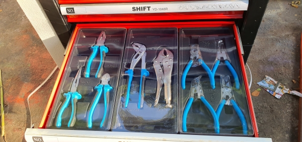 ตู้พร้อมเครื่องมือ