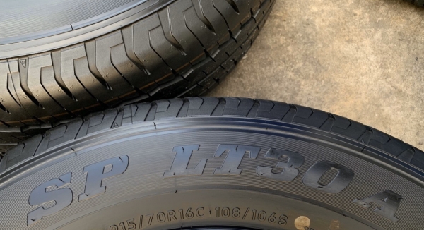 ยางใหม่ป้ายแดง 215-70-16 Dunlop ปี 19 สวยกริ๊บๆ ยางใหม่ป้ายแดง 215-70-16 Dunlop ปี 19 สวยกริ๊บๆ