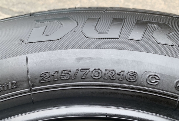 ยางใหม่ป้ายแดง 215-70-16 Bridgestone ปี 19 ตุ่มอลัง เส้นสีจัดจ้าน