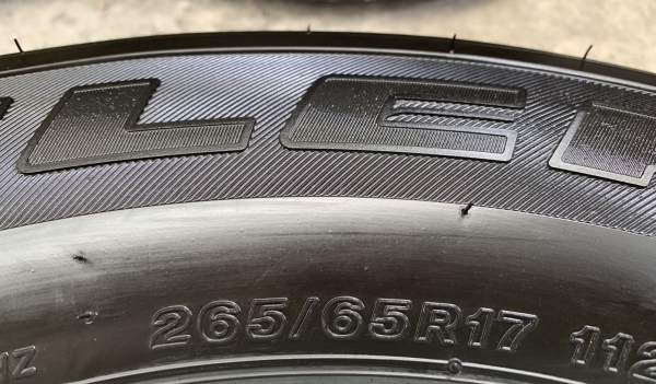 ยางใหม่ป้ายแดง 265-65-17 Bridgestone ปี 19 ใหม่ยกห้าง สวยกริ๊บ