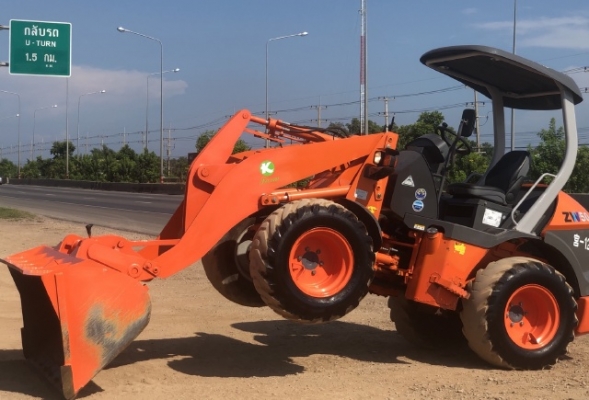 ขายรถตักล้อยาง HITACHI ZW50 ปี 2012 (3,XXX ชั่วโมง) นำเข้าเองจากญี่ปุ่น สภาพสวยพร้อมใช้งาน มีVDOการทำงานครับ