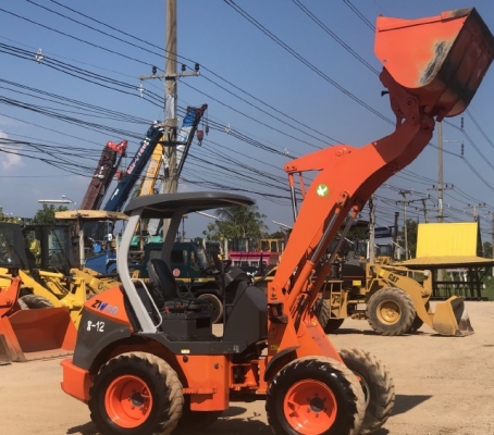 ขายรถตักล้อยาง HITACHI ZW50 ปี 2012 (3,XXX ชั่วโมง) นำเข้าเองจากญี่ปุ่น สภาพสวยพร้อมใช้งาน มีVDOการทำงานครับ