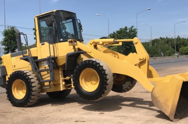 ขายรถตักล้อยาง KOMATSU WA200-3E แขนยาวพิเศษ รถนอกนำเข้าจากญี่ปุ่น สภาพสวยพร้อมใช้ มีVDOการทำงานครับ
