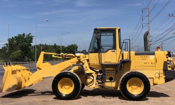 ขายรถตักล้อยาง KOMATSU WA200-3E แขนยาวพิเศษ รถนอกนำเข้าจากญี่ปุ่น สภาพสวยพร้อมใช้ มีVDOการทำงานครับ