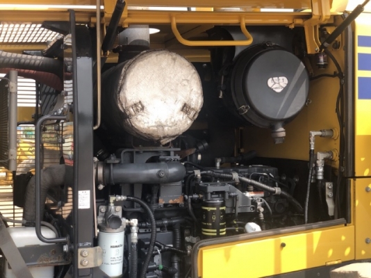 ขายรถตักล้อยาง KOMATSU WA380-6 ปี 2013 นำเข้าเองจากญี่ปุ่น สภาพสวยพร้อมใช้งาน มีVDOการทำงานครับ ขายรถตักล้อยาง KOMATSU WA380-6 ปี 2013 นำเข้าเองจากญี่ปุ่น สภาพสวยพร้อมใช้งาน มีVDOการทำงานครับ