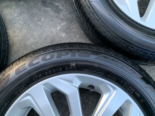 ล้อแม็กป้ายแดง Honda New Jazz ตัวรองท็อป ขอบ 15 พร้อมยางใหม่ป้ายแดง 175-65-15 Bridgestone ปี 19