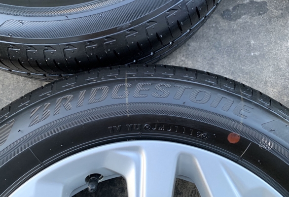 ล้อแม็กป้ายแดง Honda New Jazz ตัวรองท็อป ขอบ 15 พร้อมยางใหม่ป้ายแดง 175-65-15 Bridgestone ปี 19