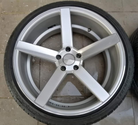 ล้อ Vossen CVT3 ขอบ20 สภาพสวย ไม่มีซ่อม พร้อมยาง 245 35 20 ปี17 ราคาไม่แพง