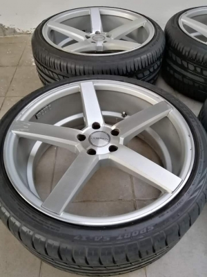 ล้อ Vossen CVT3 ขอบ20 สภาพสวย ไม่มีซ่อม พร้อมยาง 245 35 20 ปี17 ราคาไม่แพง