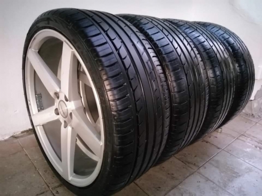 ล้อ Vossen CVT3 ขอบ20 สภาพสวย ไม่มีซ่อม พร้อมยาง 245 35 20 ปี17 ราคาไม่แพง