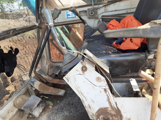 ถขุดแบ็คโฮ KOBELCO SK200 MARK///