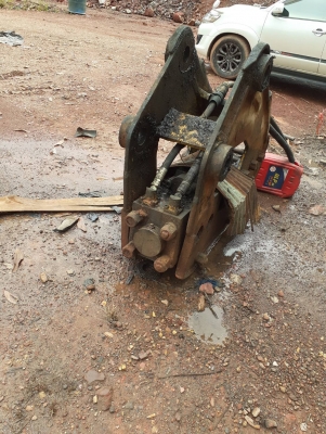 ขายหัวกระแทกใส่แบคโฮ200