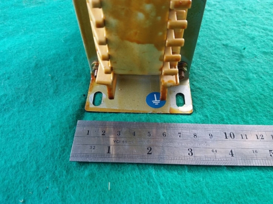 หม้อแปลง ยี่ห้อ Meiho input:190,200,210V output:100-110V ขนาด 1000VA สภาพสวยมาก ใช้งานได้ดีปกติ ราคา 1,500 บาท+100 ค่าส่งค่ะ