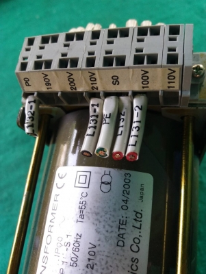 หม้อแปลง ยี่ห้อ Meiho input:190,200,210V output:100-110V ขนาด 1000VA สภาพสวยมาก ใช้งานได้ดีปกติ ราคา 1,500 บาท+100 ค่าส่งค่ะ