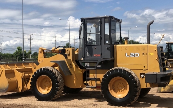 ขายรถตักล้อยาง TCM L20 (เทียบเท่า WA200) นำเข้าเองจากญี่ปุ่น สภาพสวยพร้อมใช้ มีVDOการทำงานครับ ขายรถตักล้อยาง TCM L20 (เทียบเท่า WA200) นำเข้าเองจากญี่ปุ่น สภาพสวยพร้อมใช้ มีVDOการทำงานครับ