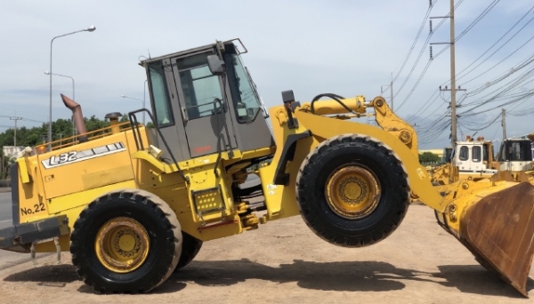 ขายรถตักล้อยาง TCM L32-3 นำเข้าเองจากญี่ปุ่น สภาพสวยพร้อมใช้งาน มีVDOการทำงานครับ ขายรถตักล้อยาง TCM L32-3 นำเข้าเองจากญี่ปุ่น สภาพสวยพร้อมใช้งาน มีVDOการทำงานครับ