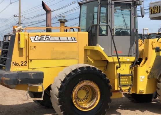 ขายรถตักล้อยาง TCM L32-3 นำเข้าเองจากญี่ปุ่น สภาพสวยพร้อมใช้งาน มีVDOการทำงานครับ ขายรถตักล้อยาง TCM L32-3 นำเข้าเองจากญี่ปุ่น สภาพสวยพร้อมใช้งาน มีVDOการทำงานครับ