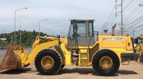 ขายรถตักล้อยาง TCM L32-3 นำเข้าเองจากญี่ปุ่น สภาพสวยพร้อมใช้งาน มีVDOการทำงานครับ ขายรถตักล้อยาง TCM L32-3 นำเข้าเองจากญี่ปุ่น สภาพสวยพร้อมใช้งาน มีVDOการทำงานครับ