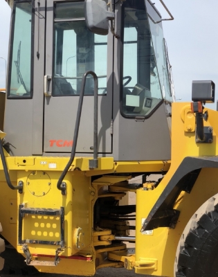 ขายรถตักล้อยาง TCM L32-3 นำเข้าเองจากญี่ปุ่น สภาพสวยพร้อมใช้งาน มีVDOการทำงานครับ ขายรถตักล้อยาง TCM L32-3 นำเข้าเองจากญี่ปุ่น สภาพสวยพร้อมใช้งาน มีVDOการทำงานครับ