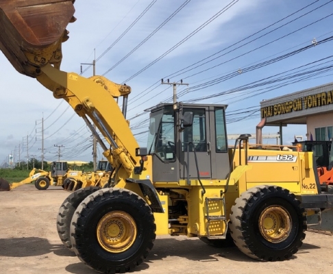 ขายรถตักล้อยาง TCM L32-3 นำเข้าเองจากญี่ปุ่น สภาพสวยพร้อมใช้งาน มีVDOการทำงานครับ ขายรถตักล้อยาง TCM L32-3 นำเข้าเองจากญี่ปุ่น สภาพสวยพร้อมใช้งาน มีVDOการทำงานครับ