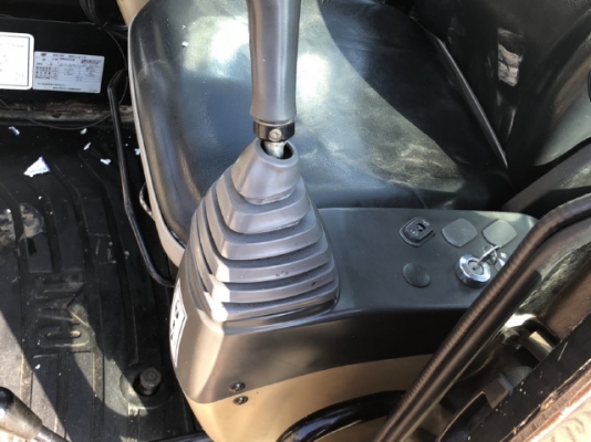 ขายรถขุด CAT 305SR คอนโทรลสั้น ปั๊มนิ้ว นำเข้าเองจากญี่ปุ่น สภาพสวยพร้อมใช้ มีVDOการทำงานครับ