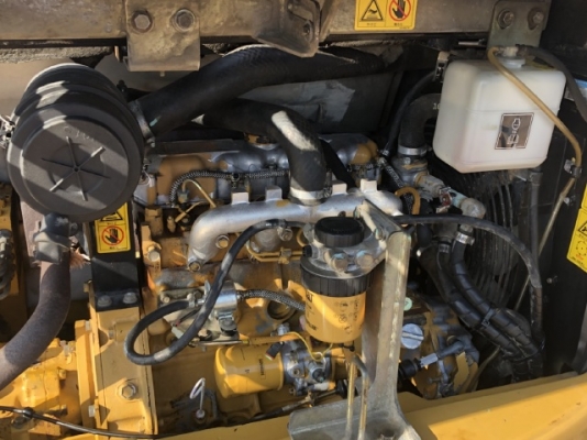 ขายรถขุด CAT 305SR คอนโทรลสั้น ปั๊มนิ้ว นำเข้าเองจากญี่ปุ่น สภาพสวยพร้อมใช้ มีVDOการทำงานครับ