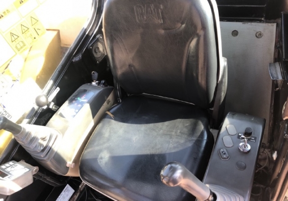 ขายรถขุด CAT 305SR คอนโทรลสั้น ปั๊มนิ้ว นำเข้าเองจากญี่ปุ่น สภาพสวยพร้อมใช้ มีVDOการทำงานครับ